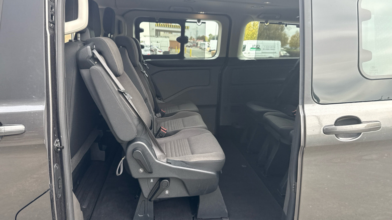 Ford Tourneo Custom Transit Custom Tourneo L2 Diesel Fwd 2.0 EcoBlue Hybrid 130ps L/R 8 Seater Titanium